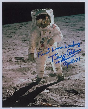 Lot #483 Buzz Aldrin Signed Photograph - Image 2