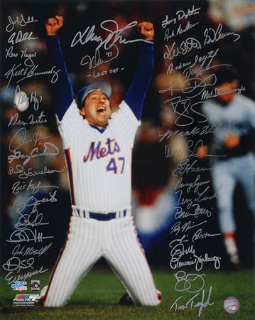 Lot #1016 NY Mets: 1986 Signed Photograph - Image 2