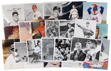 Lot #991 Baseball Hall of Famers Signed Photographs - Image 2