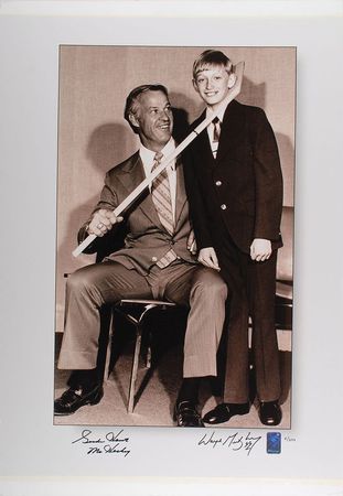 Lot #1005 Gordie Howe and Wayne Gretzky Signed Photograph - Image 2