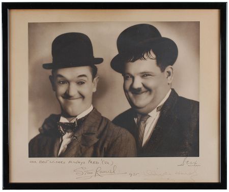Lot #890 Laurel and Hardy: Wonderful oversized Stax portrait - Image 1