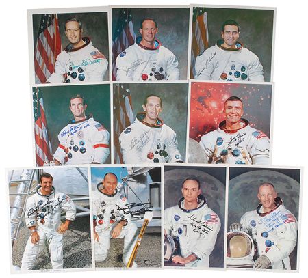 Lot #492 Apollo Astronauts: Highlighted by five moonwalkers - Image 1