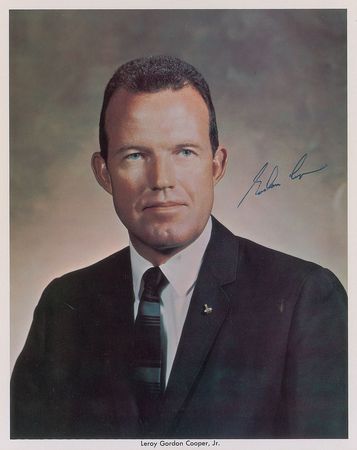 Lot #501 Mercury Astronauts Signed Photographs - Image 3