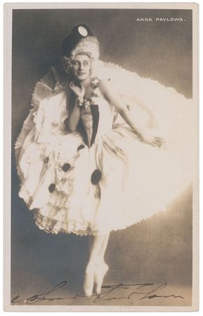 Lot #943 Anna Pavlova Signed Photograph - Image 1