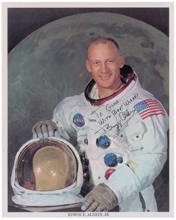 Lot #473 Apollo 11: Classic Apollo 11 white space suit lithograph set - Image 2