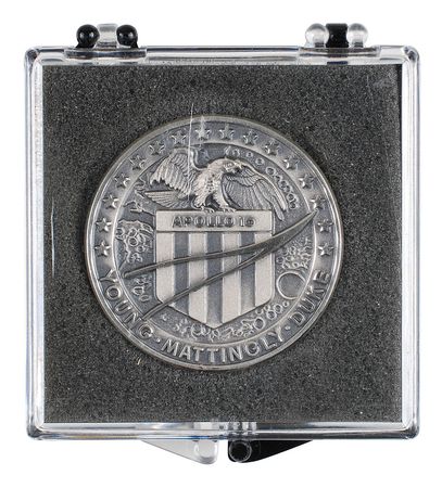 Lot #5090 Charlie Duke?s Apollo 16 Flown Robbins Medal - Image 4