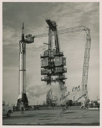 Lot #5004 Launch Pad 5 Floodlight Signed by Shepard and Wendt - Image 6