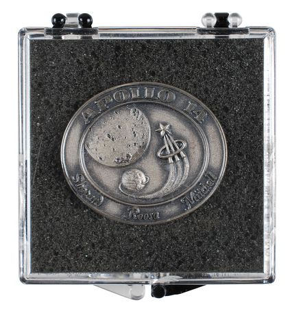 Lot #5075 Edgar Mitchell?s Apollo 14 Flown Robbins Medal - Image 4