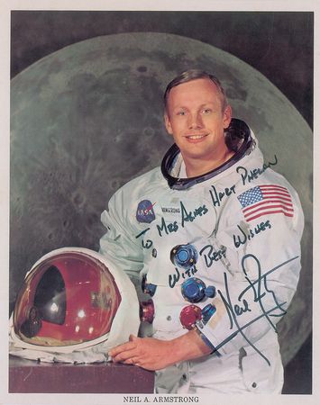 Lot #513 Neil Armstrong Signed Photograph - Image 1