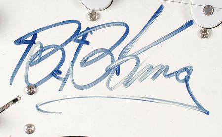 Lot #829 B. B. King: Beautiful King-signed Squier Strat - Image 2