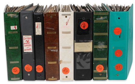 Lot #907 Entertainers and Celebrities: Thousands of celebrities, including Cecil Beaton, Warren Buffett, Akira Kurosawa, and Dr. Seuss - Image 2