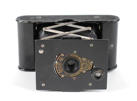 Lot #913 Sean Flynn: The lost Vietnam photojournalist’s pocket Kodak - Image 1
