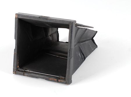 Lot #290 Ernest Shackleton: Shackleton’s camera viewer, presented in 1914 - Image 2