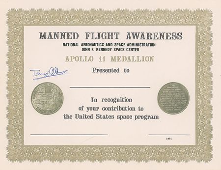 Lot #534 Buzz Aldrin Certificate and Medallion - Image 3