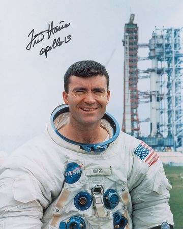 Lot #569 Fred Haise Signed Photographs - Image 4