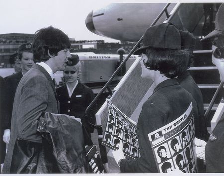 Lot #7002 Beatles Signed ‘A Hard Day’s Night’ Album Cover - Image 2