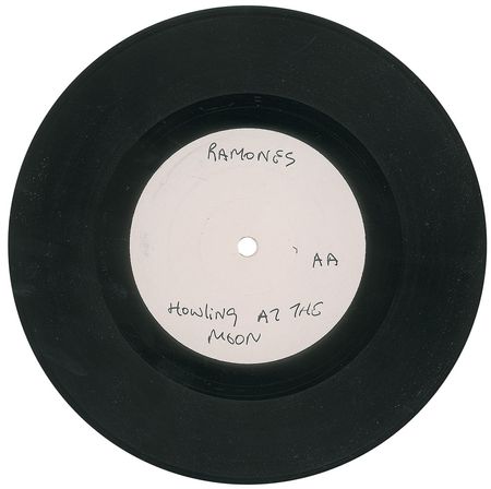 Lot #7458 The Ramones 45 RPM UK Test Pressing: Howling at the Moon / Chasing the Night - Image 2