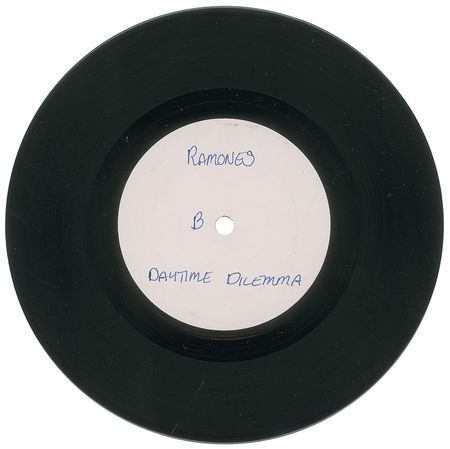 Lot #714 The Ramones - Image 2