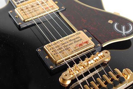 Lot #7325 B. B. King Signed Guitar - Image 4