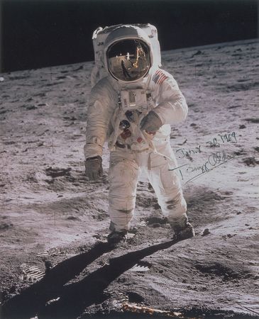 Lot #565 Buzz Aldrin Signed Photographs - Image 2