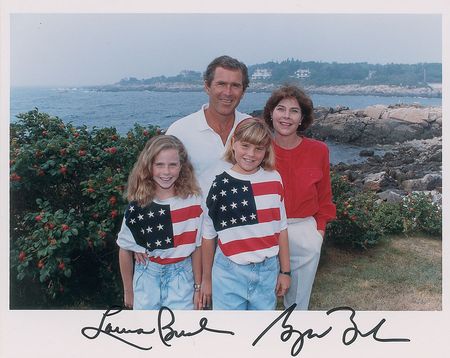 Lot #155 George W. and Laura Bush Signed Photograph - Image 1