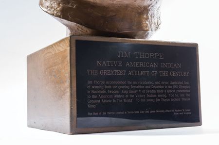 Lot #1038 Jim Thorpe: Massive bust of Jim Thorpe, originally destined for display at the US Capitol - Image 10
