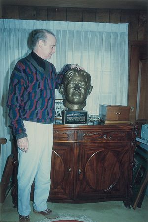 Lot #1038 Jim Thorpe: Massive bust of Jim Thorpe, originally destined for display at the US Capitol - Image 14