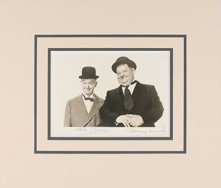 Lot #935 Laurel and Hardy: Choice uninscribed Laurel and Hardy - Image 2