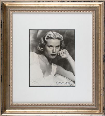 Lot #933 Grace Kelly: Kelly at her most glamorous - Image 2