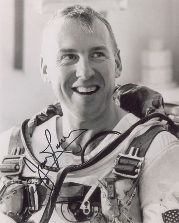 Lot #562 Gemini Astronauts Signed Photograph - Image 3