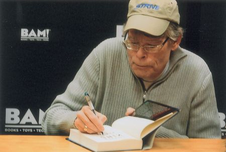 Lot #720 Stephen King - Image 3