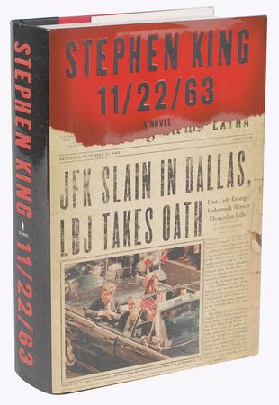 Lot #721 Stephen King Book - Image 2