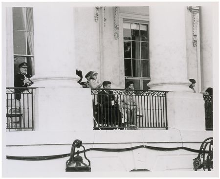 Lot #8009 Jacqueline Kennedy Handwritten Notes to JFK - Image 3