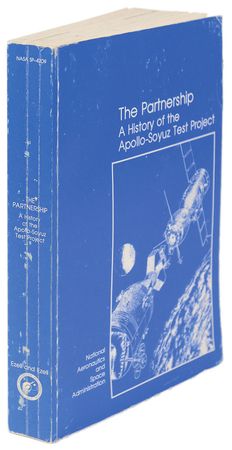 Lot #556  Apollo-Soyuz - Image 2