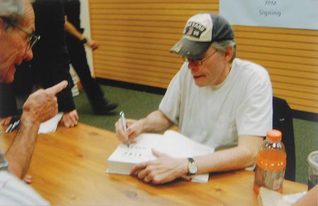 Lot #677 Stephen King Book - Image 3