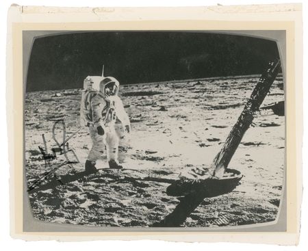 Lot #484 Neil Armstrong Signed Photograph - Image 2
