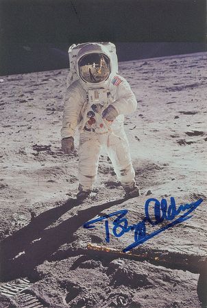 Lot #539 Buzz Aldrin - Image 3