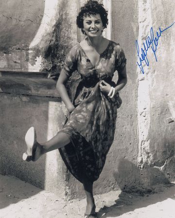 Lot #890 Sophia Loren Signed Photograph - Image 2