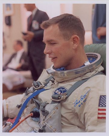 Lot #535 Dave Scott Signed Photographs - Image 1