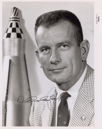Lot #9087 Mercury 7 Signed Photographs - Image 6
