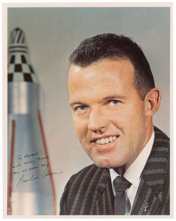 Lot #9068 Mercury 7 Signed Photograph Collection - Image 4