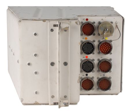 Lot #9151 Apollo CM Block II Master Events Sequence Controller (MESC) - Image 2