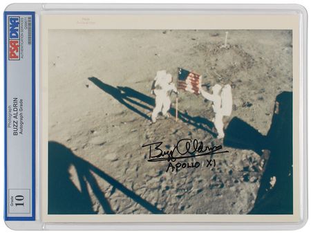 Lot #9299 Buzz Aldrin Signed Photograph - Image 1