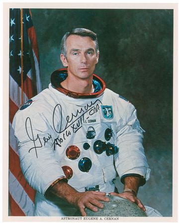 Lot #9187 Collection of Twelve Moonwalker Signed Photographs - Image 5