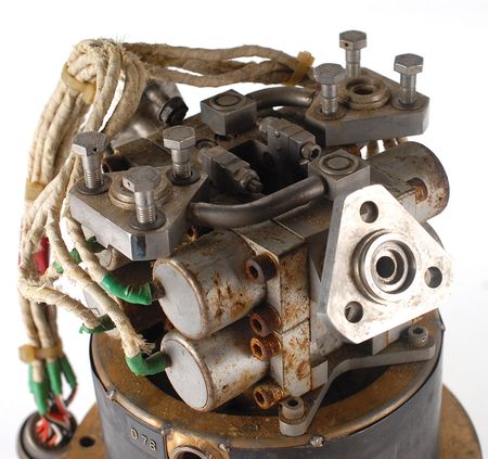 Lot #9145 Saturn V Third Stage Auxiliary Propulsion System Rocket Engine - Image 6