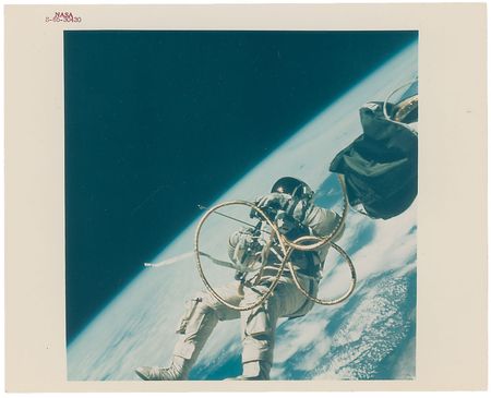 Lot #9109 Gemini 4 Set of Five Sequential Spacewalk Photographs - Image 2