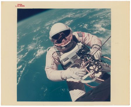 Lot #9109 Gemini 4 Set of Five Sequential Spacewalk Photographs - Image 3