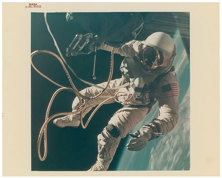 Lot #9109 Gemini 4 Set of Five Sequential Spacewalk Photographs - Image 5