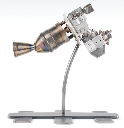 Lot #9047 Soyuz Hydrogen Peroxide Yaw Thruster - Image 2