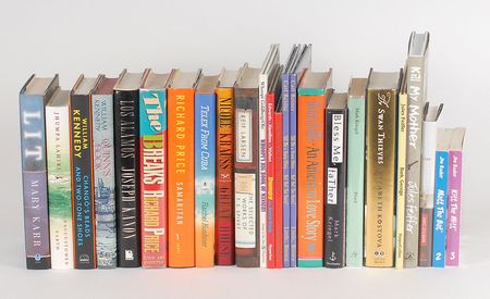 Lot #659 Authors: Fantastic book collection featuring Umberto Eco, Margaret Atwood, and Jonathan Franzen - Image 5